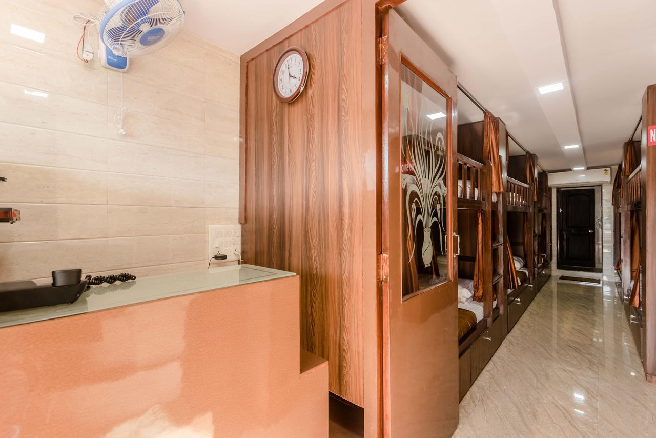 Awesome Dormitory - Men Only 뭄바이 외부 사진
